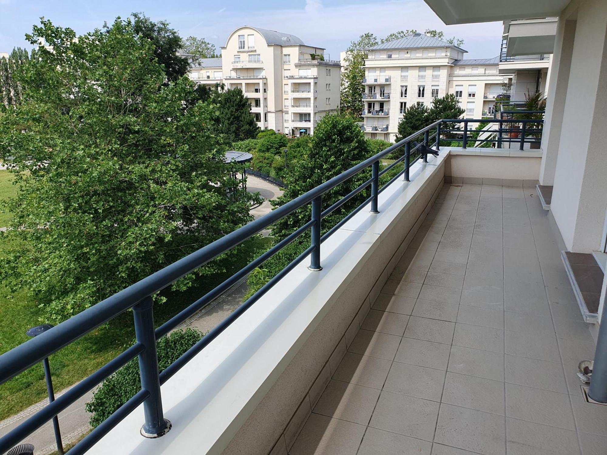 Appartement Residentiel Au Vert Et Au Frais Montigny-le-Bretonneux Kültér fotó