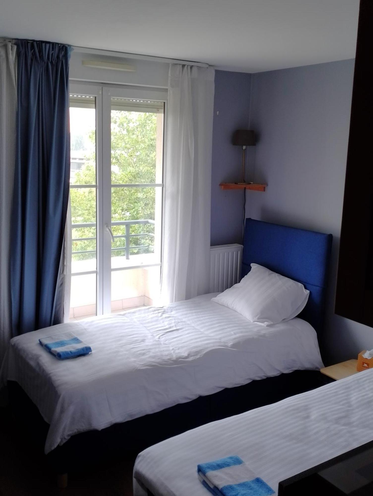Appartement Residentiel Au Vert Et Au Frais Montigny-le-Bretonneux Kültér fotó